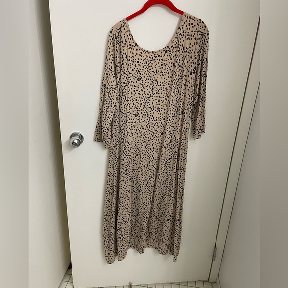 Dress - Picture 2 of 8